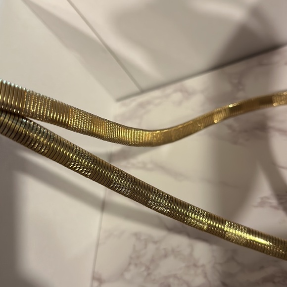 Vintage Gold Retro Serpentine Flex Belt Very Cool 32” long - Picture 3 of 4